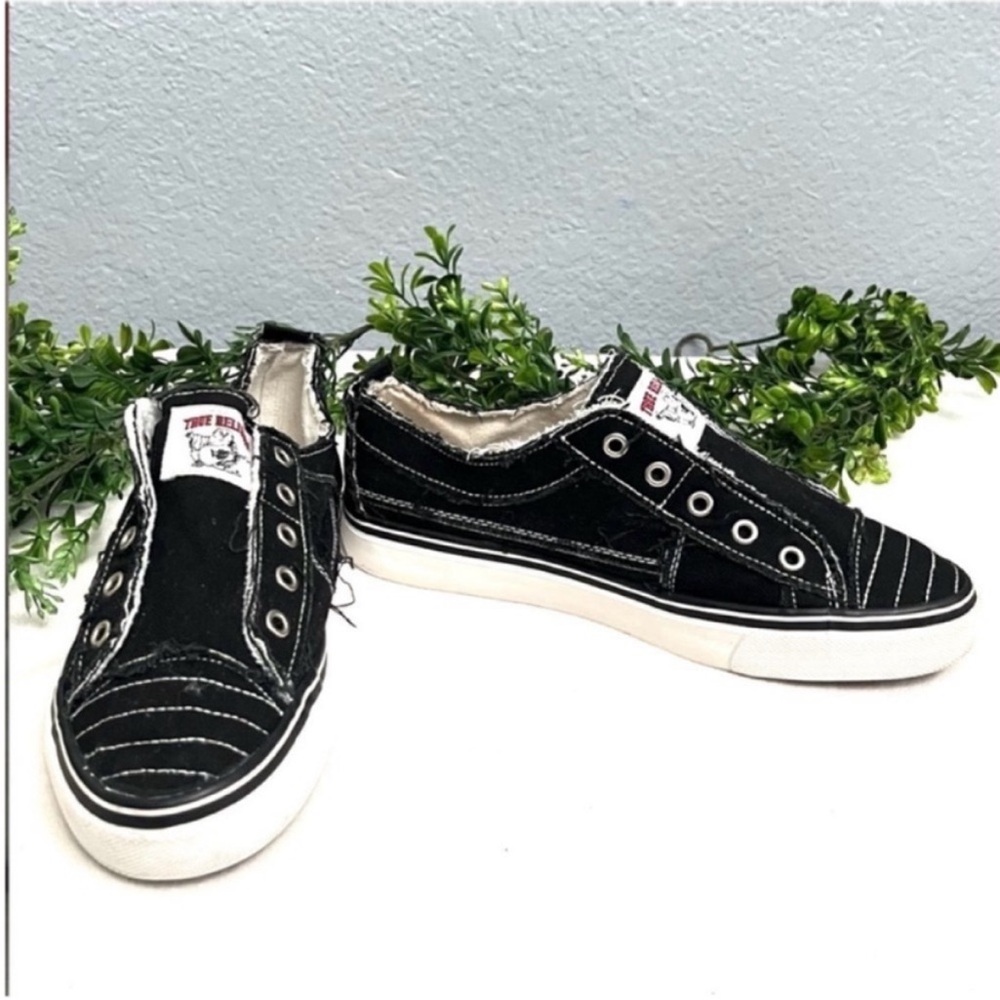True Religion Korey Black Slip-On Canvas Sneakers with White Stitching Sz 6